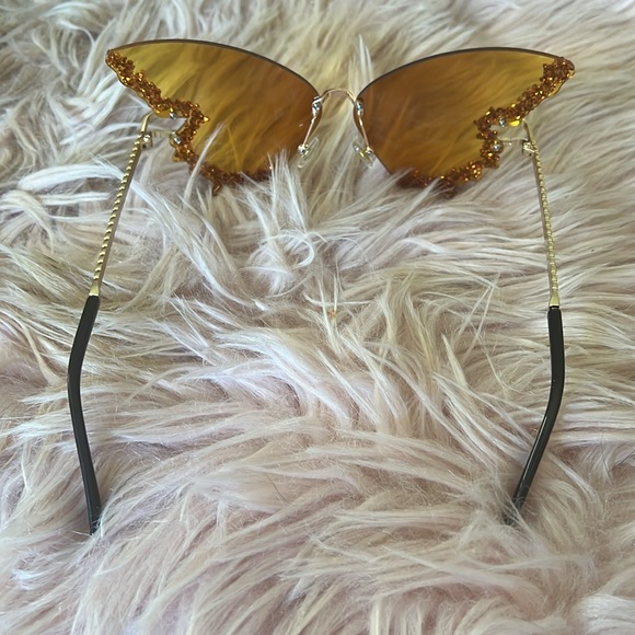 Rose gold butterfly rhinestone glitter encrusted sunglasses - Picture 4 of 7